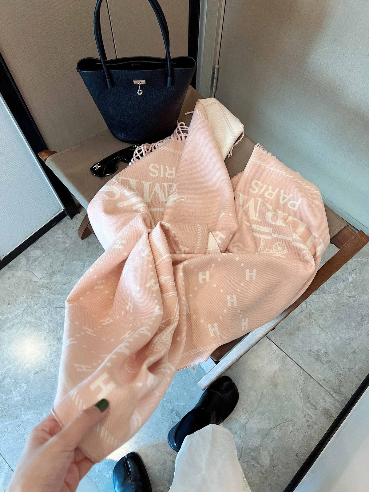 Hermès Geometric Motif Fringed Scarf